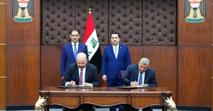 The Iraqi government signs 3 investment contracts for industrial production with the private sector